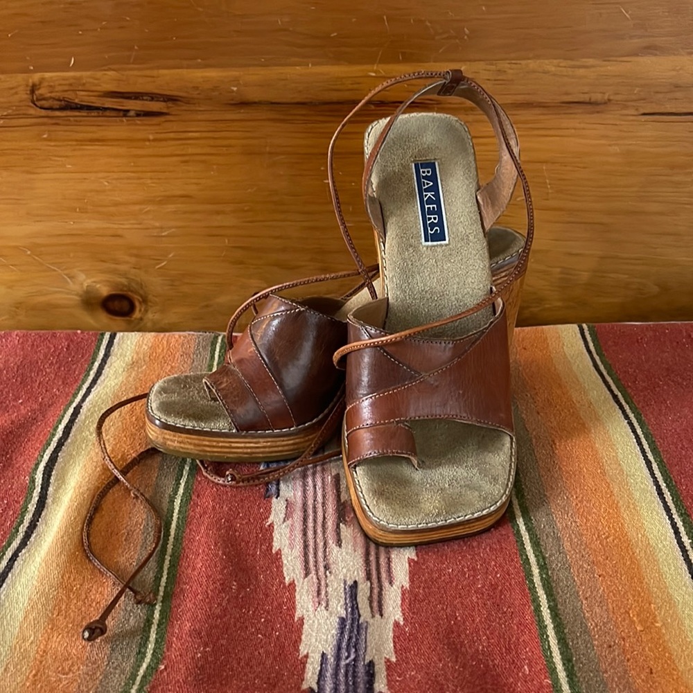 *SOLD* Vintage Bakers 60s/70s leather/suede ankle-tie, wood heels, Size 7-7.5